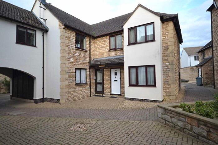 2 Bedroom Flat To Rent In Phillips Court, Stamford, Lincs, PE9
