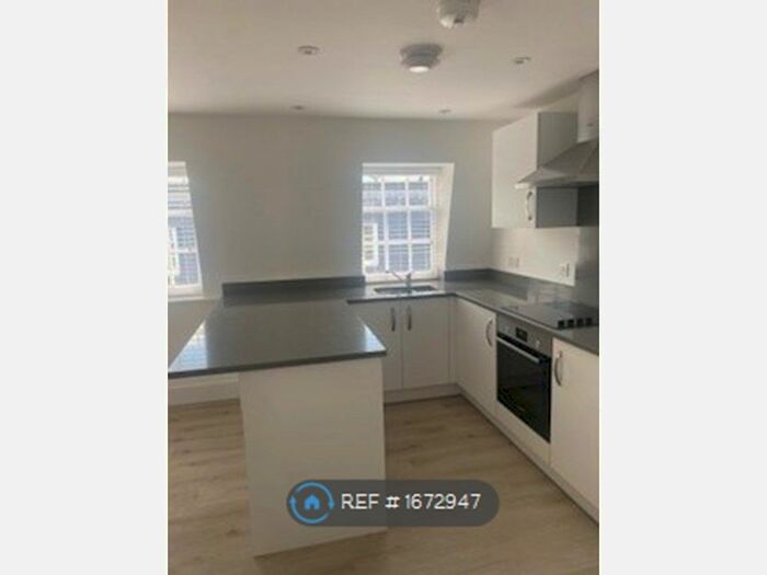 2 Bedroom Flat To Rent In Carlton Crescent, Southampton, SO15