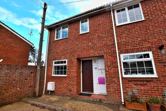 3 Bedroom End Of Terrace House To Rent In Spencer Close, Stansted, CM24