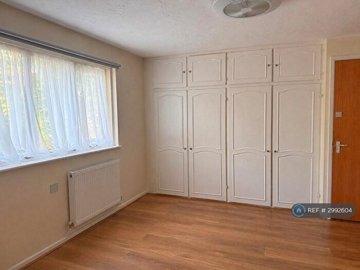 1 Bedroom Semi-Detached House To Rent In Tall Trees, Slough, SL3