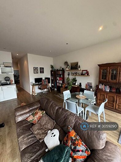 2 Bedroom Flat To Rent In Kirkgate, Otley, LS21
