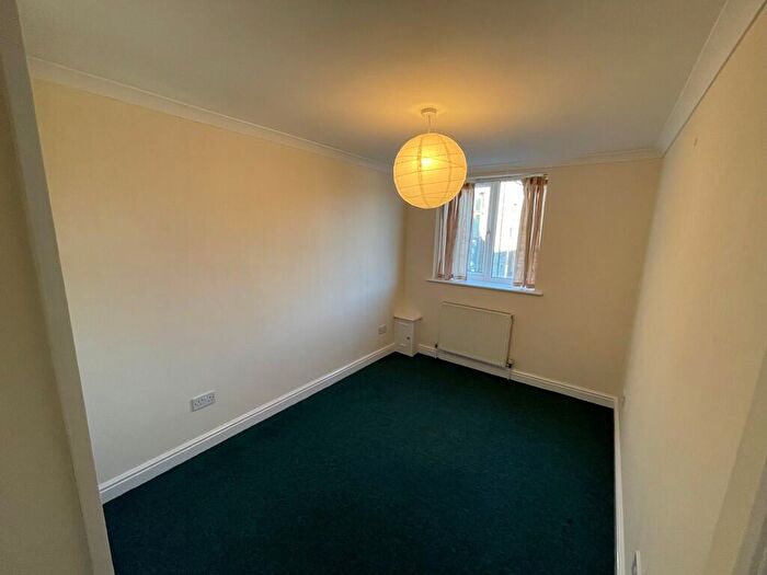 2 Bedroom Apartment To Rent In Clouds Hill Road, Bristol, BS5