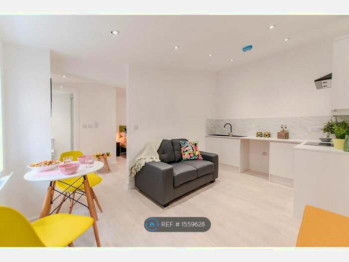 1 Bedroom Flat To Rent In Hunters Lane, Oldham, OL1