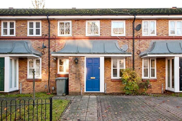 1 Bedroom Flat For Sale In Freemasons Road, London, E16