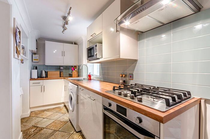 2 Bedroom Maisonette To Rent In Kingston Road, Wimbledon, London, SW19
