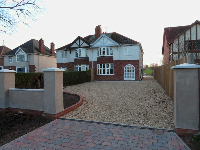 3 Bedroom Semi-Detached House To Rent In Kings Acre Road, Hereford, HR4