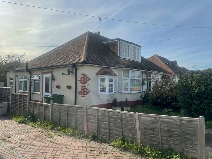 2 Bedroom Detached Bungalow To Rent In Merton Crescent, Portchester, PO16