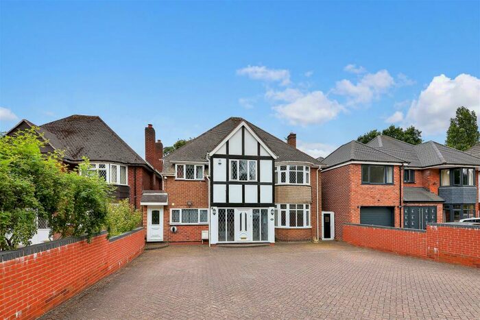 5 Bedroom Detached House To Rent In Monmouth Drive, Sutton Coldfield, B73