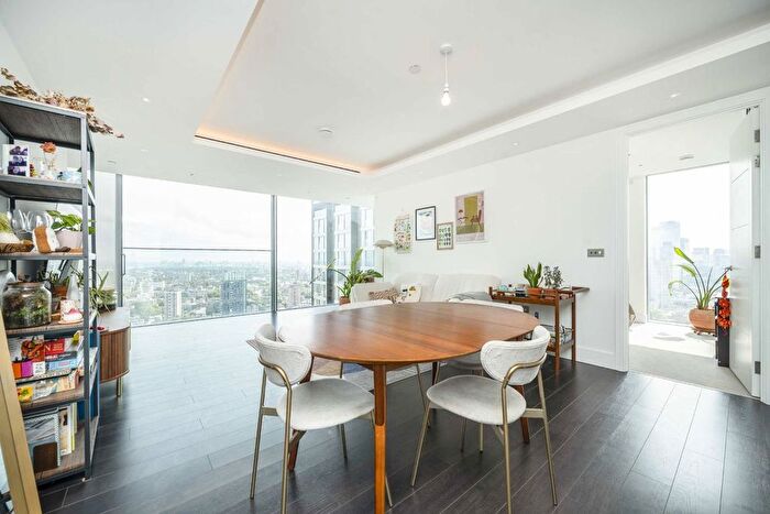 2 Bedroom Flat For Sale In Bollinder Place, Carrara Tower, EC1V