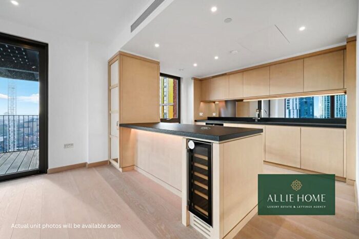 2 Bedroom Flat For Sale In Viaduct Gardens, Embassy Gardens, SW11