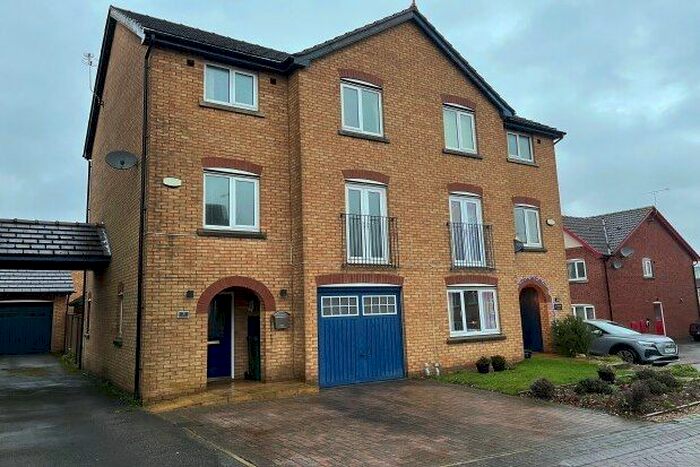 4 Bedroom Semi-Detached House To Rent In Island Close, Rotherham, S60