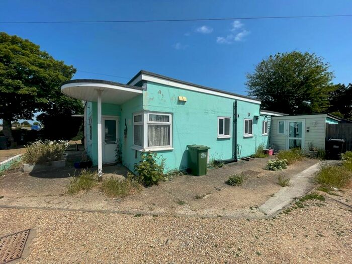 3 Bedroom Bungalow To Rent In Marine Close, Pevensey Bay, BN24