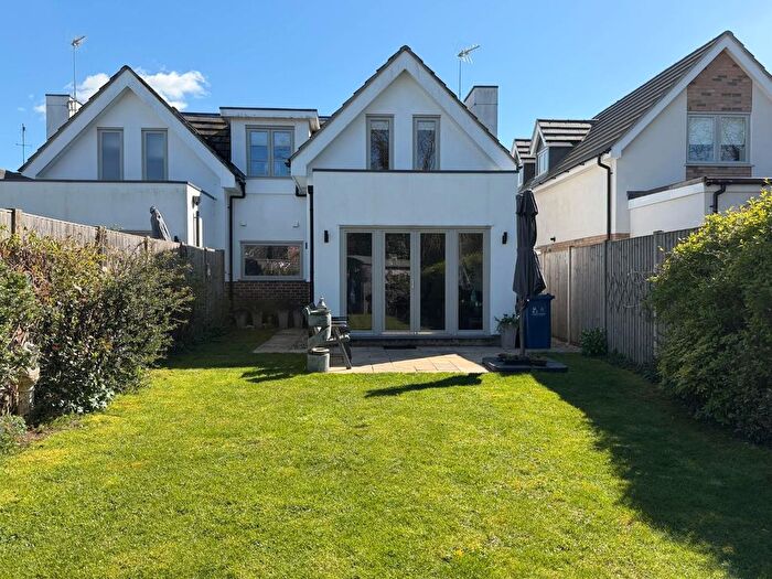 3 Bedroom Semi-Detached House For Sale In Leeway Avenue, Great Shelford, Cambridge, CB22