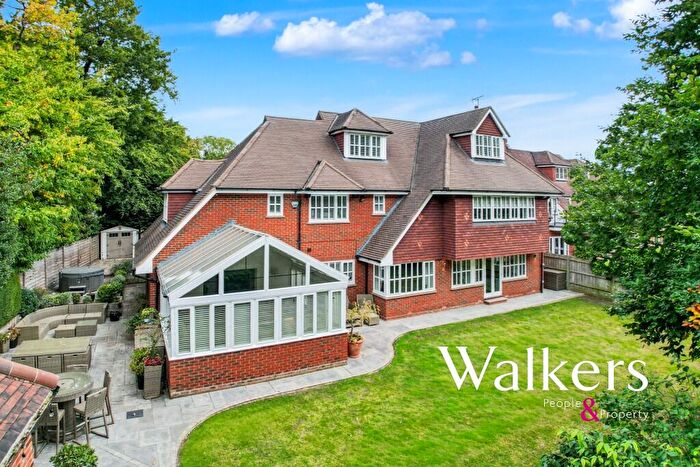 6 Bedroom Detached House For Sale In Thorndon Approach, Herongate, CM13