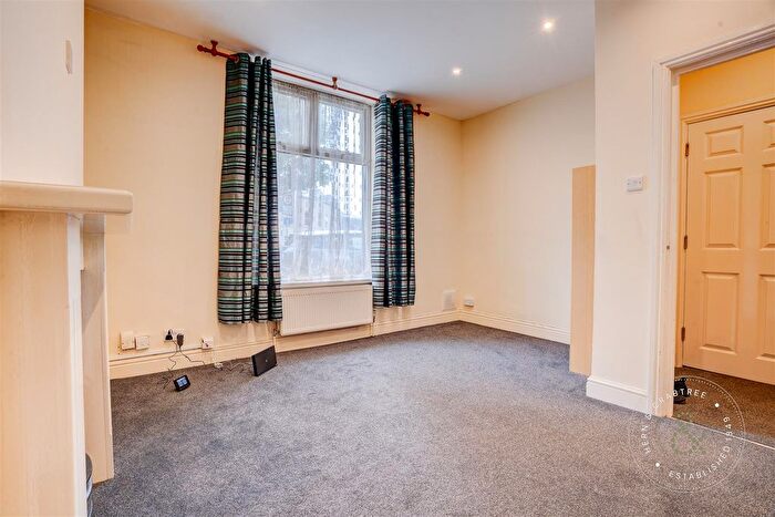 1 Bedroom Flat For Sale In Lower Cathedral Road, Cardiff, CF11