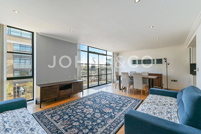 3 Bedroom Flat To Rent In Town Meadow, Ferry Quays, Brentford, TW8