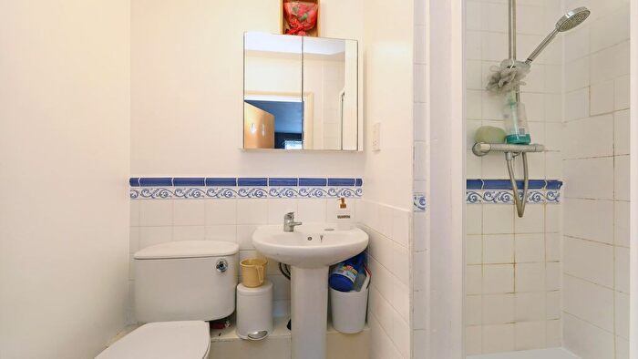 2 Bedroom Flat To Rent In Church Road, Acton, W3