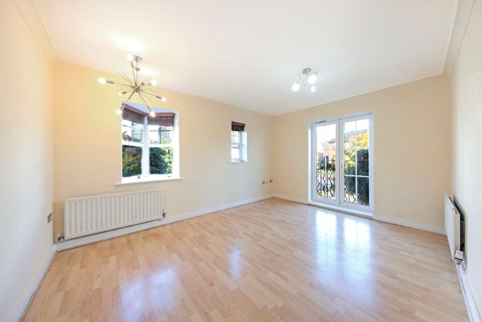 2 Bedroom Flat To Rent In Seaton Square, London, NW7