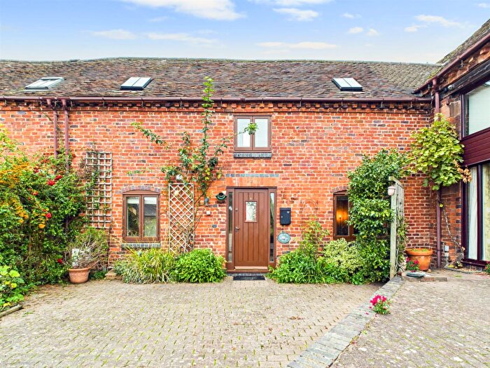2 Bedroom Barn Conversion To Rent In Offmore Court, Offmore Farm Close, Kidderminster, DY10