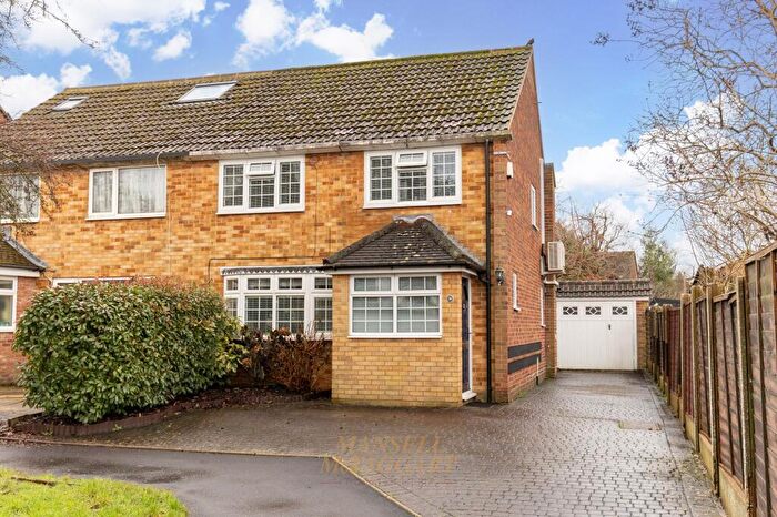 3 Bedroom Semi Detached House For Sale In Browning Close, Crawley, RH10