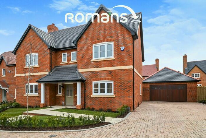 4 Bedroom Detached House To Rent In Woodhurst Park, RG42