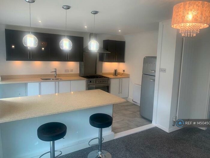 3 Bedroom Semi-Detached House To Rent In Harrison Close, Reigate, RH2