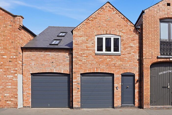 3 Bedroom Terraced House For Sale In Beauchamp Avenue, Leamington Spa, Warwickshire, CV32