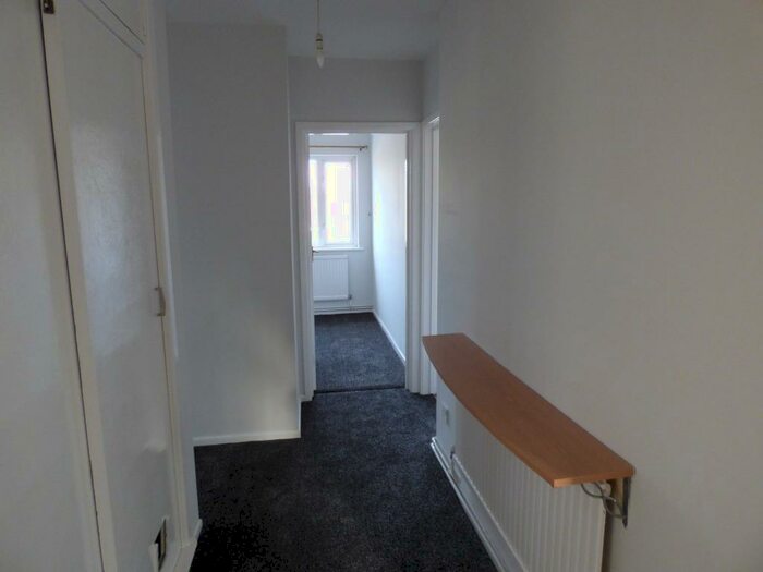 3 Bedroom Flat To Rent In Plume Avenue, Colchester, CO3