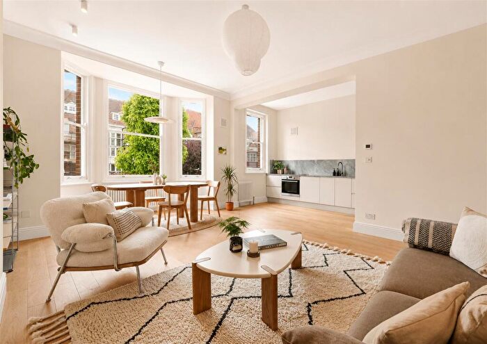 1 Bedroom Flat For Sale In Frognal, Hampstead, NW3