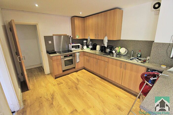 5 Bedroom Semi-Detached House To Rent In Bristol Road, Birmingham, B29
