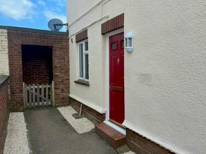 1 Bedroom Flat To Rent In Eastleigh Road, Devizes, SN10