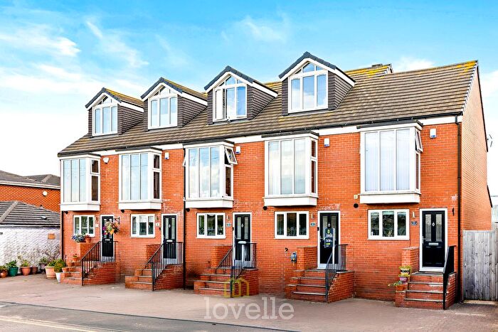 3 Bedroom Town House For Sale In Beach View Court, Norfolk Lane, Cleethorpes, DN35