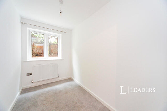 2 Bedroom Apartment To Rent In Modern Two-Bedroom Ground Floor Flat – Near Town Centre & Train Station - - Royal Navy Court - Unfurnished, LU2