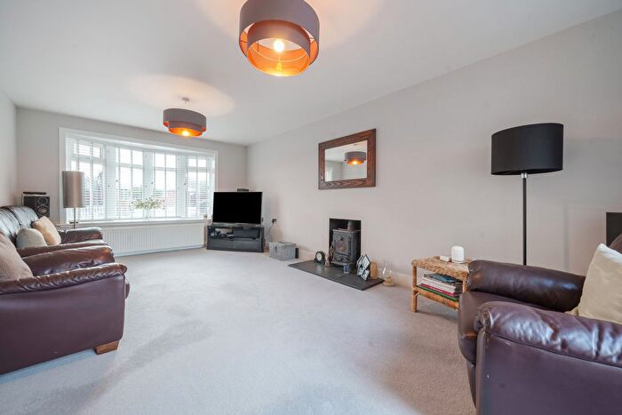3 Bedroom Bungalow For Sale In The Strouds, Beenham, Reading, Berkshire, RG7