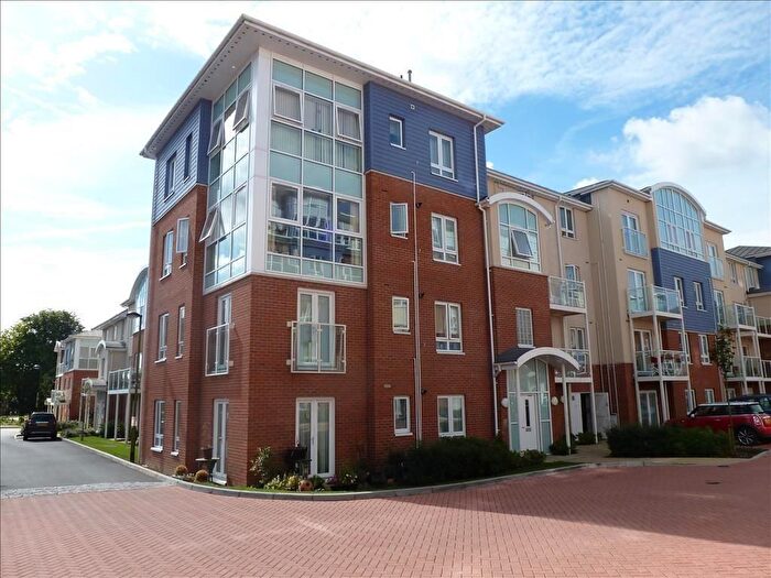 2 Bedroom Flat To Rent In Pumphouse Crescent, Watford, WD17