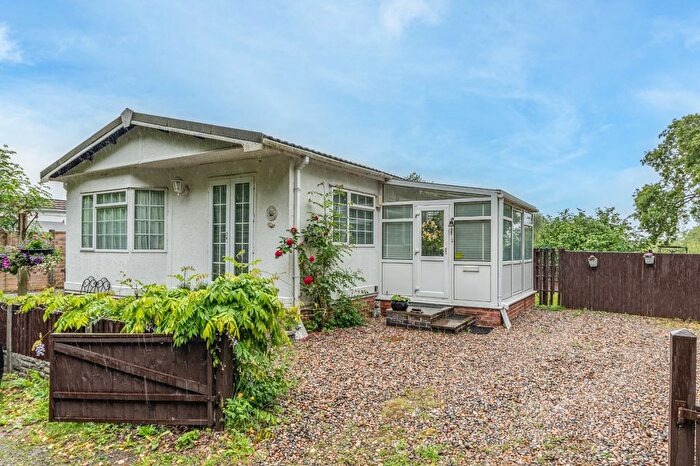 3 Bedroom Mobile/park Home For Sale In Oversley Mill Park, Oversley Green, Alcester, Warwickshire, B49