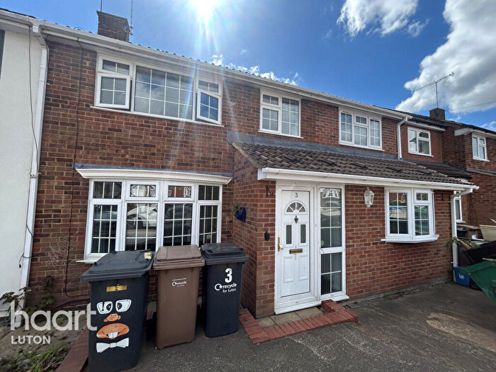 4 Bedroom Semi Detached House To Rent In Dunsby Road, Luton, LU3