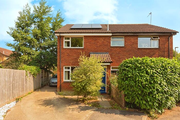 2 Bedroom Semi-Detached House For Sale In Barfleur Close, Abingdon, OX14
