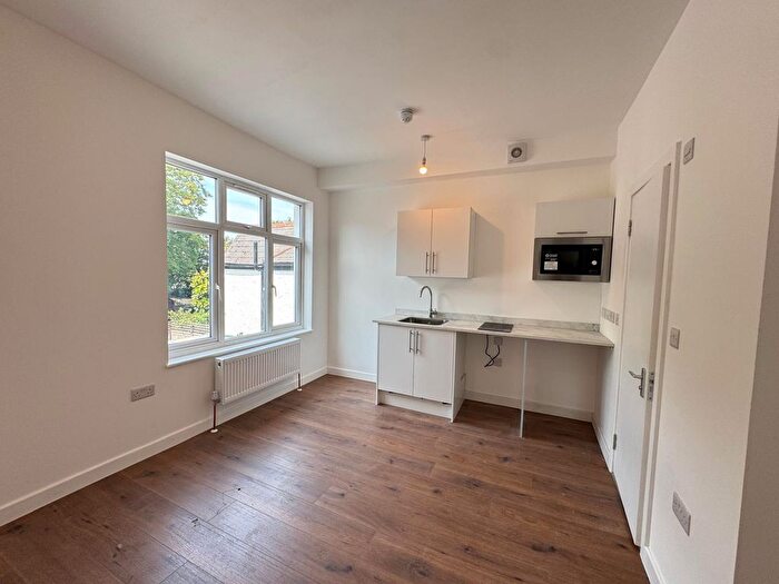 1 Bedroom Studio To Rent In Beulah Road, Thornton Heath, CR7