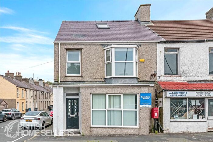 3 Bedroom End Of Terrace House For Sale In London Road, Holyhead, Isle Of Anglesey, LL65