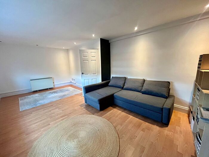 1 Bedroom Property To Rent In Wilmslow Road, Manchester, M20