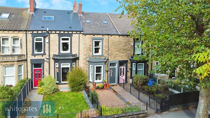 3 Bedroom Terraced House For Sale In Park Road, Locke Park, S70