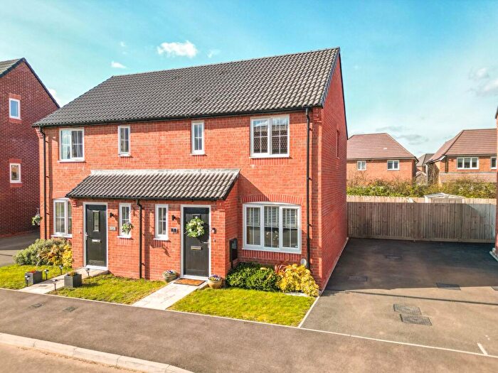 3 Bedroom Semi Detached House For Sale In Valens Crescent, Nuneaton, CV11