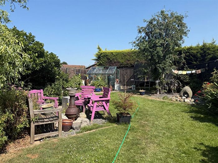 4 Bedroom Bungalow For Sale In Barmpton Lane, Darlington, DL1