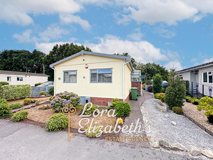 2 Bedroom Park Home For Sale In Tall Trees Mobile Homes, Old Mill Lane, Forest Town, Nottinghamshire, NG19