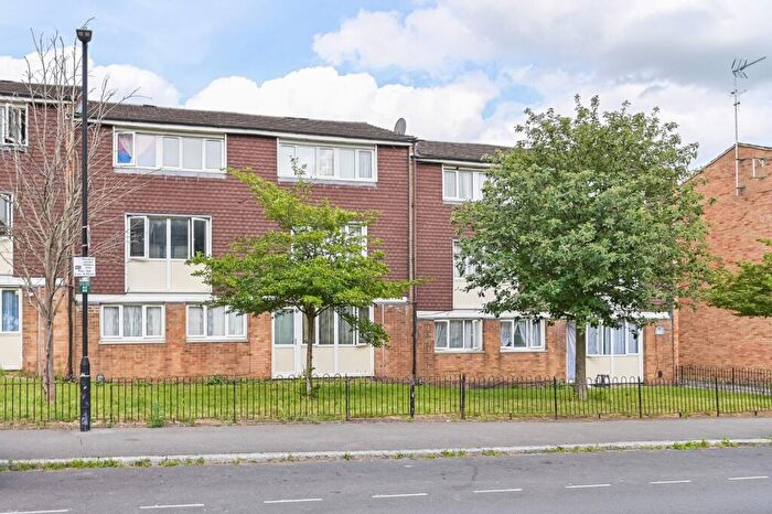 3 Bedroom Maisonette To Rent In Acacia Road, , Wood Green, London, N22