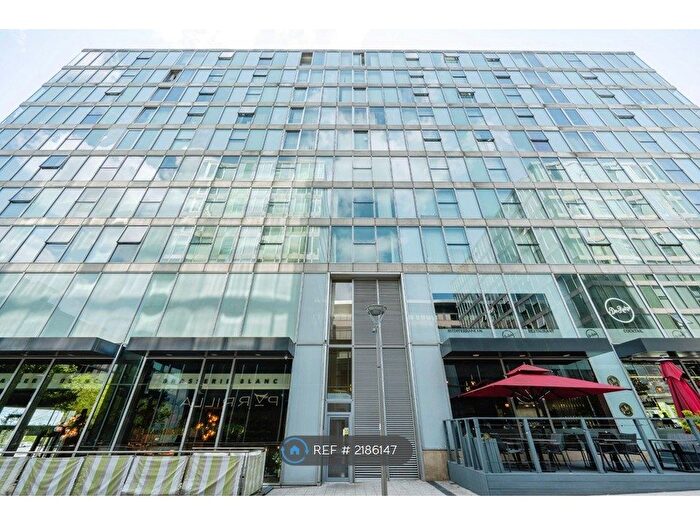 2 Bedroom Flat To Rent In Chelsea House, Milton Keynes, MK9