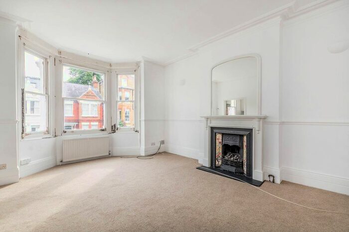 1 Bedroom Flat To Rent In Onslow Road, Richmond, TW10