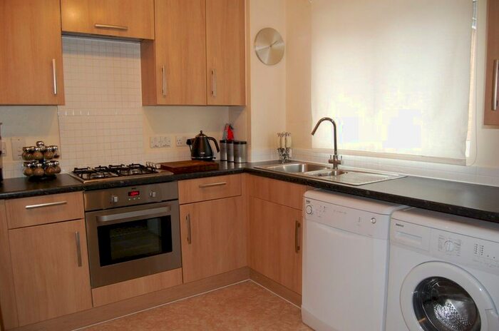 1 Bedroom Flat To Rent In Hengist Way, Wallington SM6