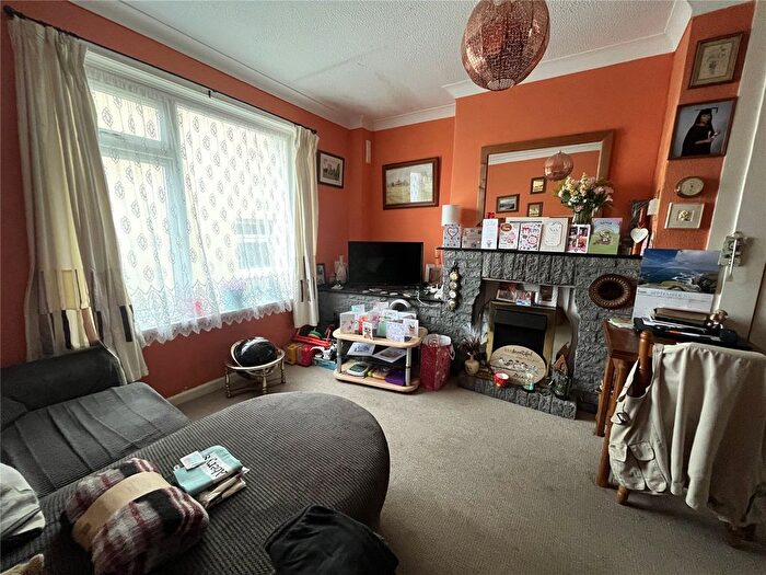 2 Bedroom Flat For Sale In Channel Park Avenue, Plymouth, Devon, PL3
